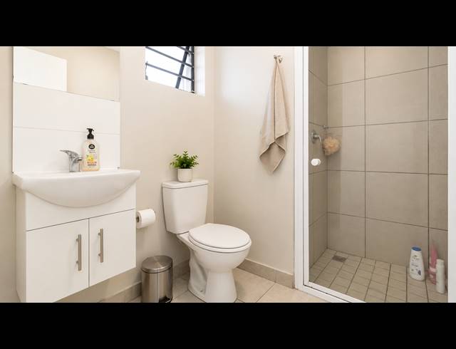 2 BEDROOM APARTMENT FOR SALE IN GROENVALLEI